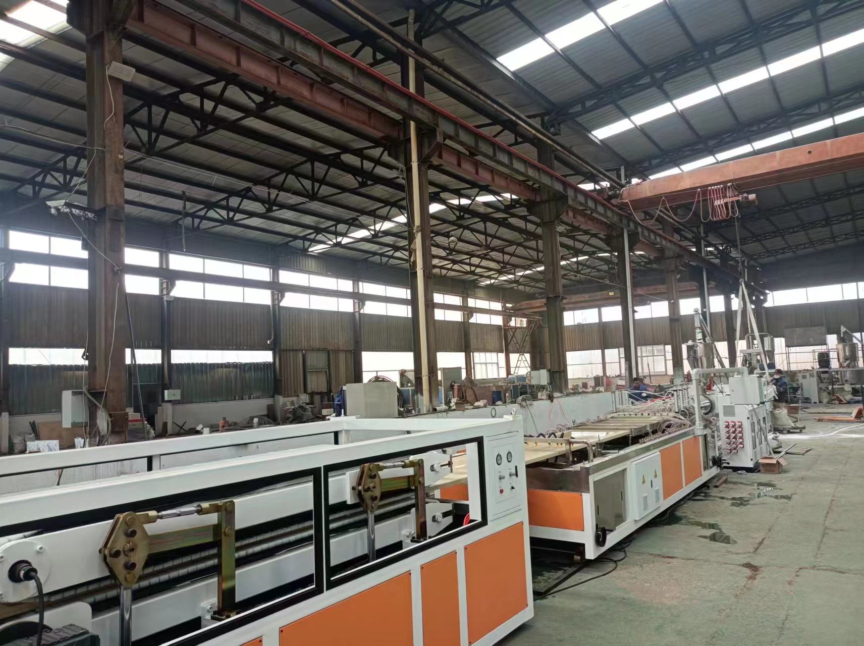 Tenghai PVC wood-plastic door panel extrusion production line machinery and equipment Wood-plastic equipment