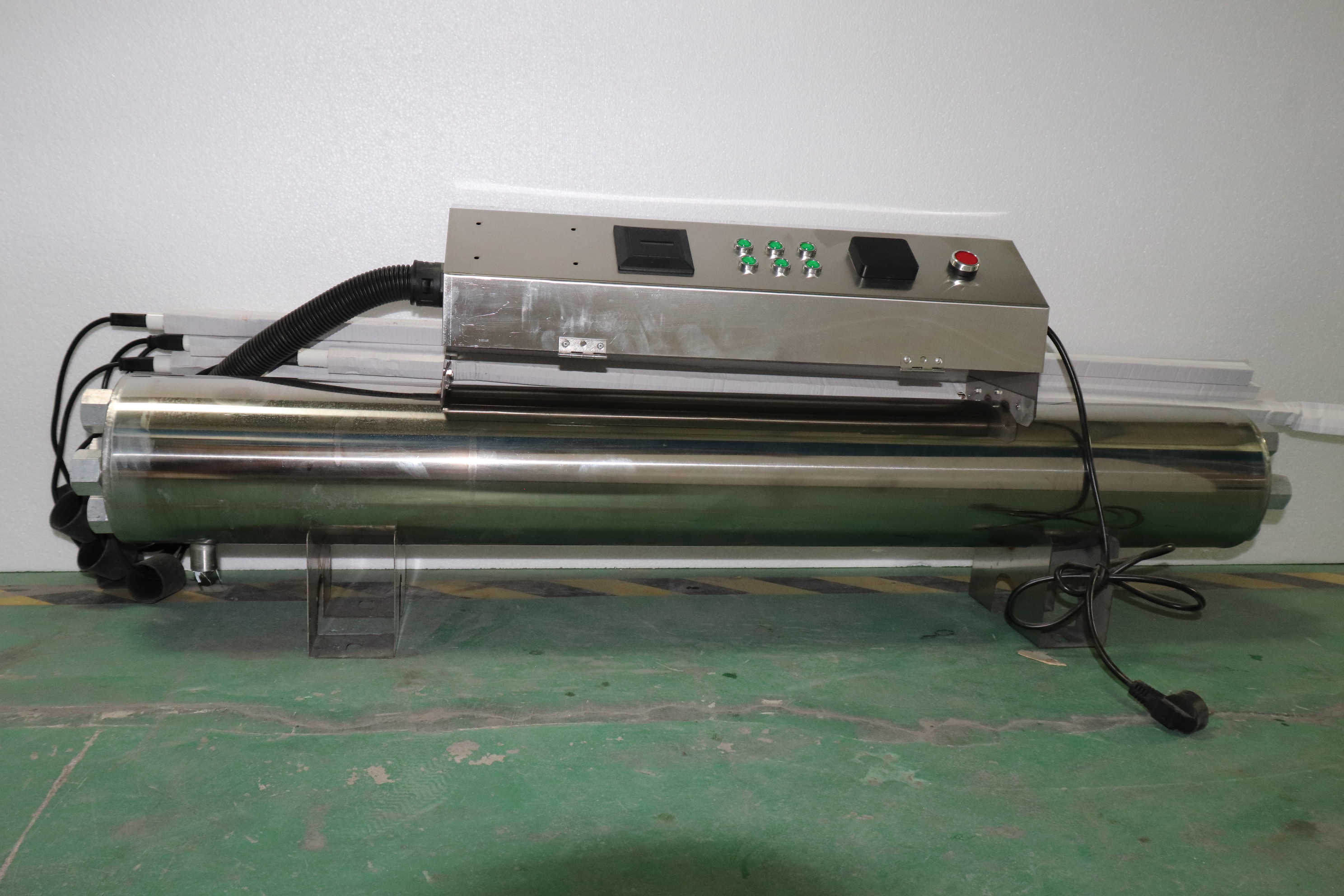 DN100 flange type overcurrent ultraviolet sterilizer for disinfection at water inlet with 12000 hour lamp tube