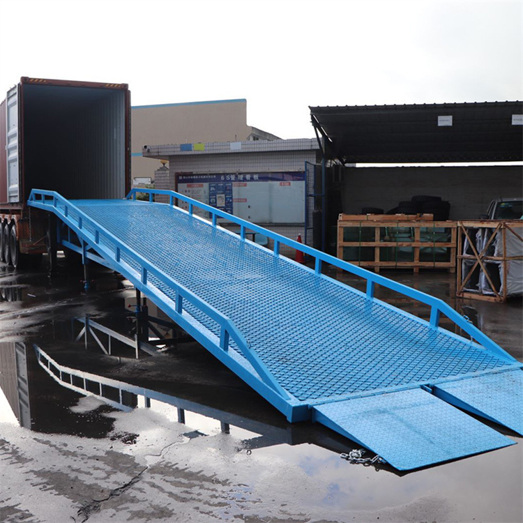 Weilin Qinli Mobile Unloading Platform 10 ton Boarding Bridge Customized Manual Hydraulic Loading and Unloading Platform