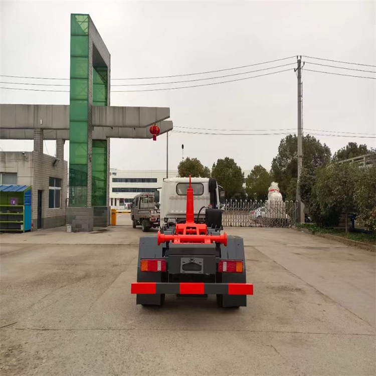 Dongfeng Dolika hook arm carriage detachable 6-way garbage truck, efficient garbage removal, and sufficient vehicles available