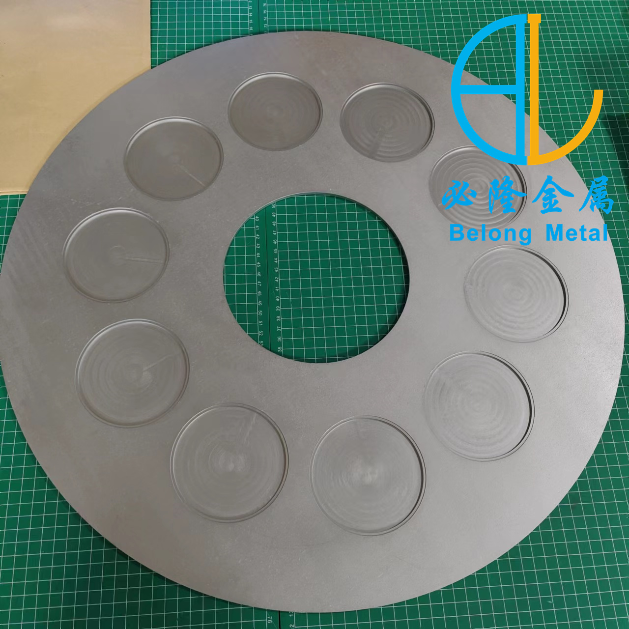 The molybdenum material table and molybdenum circle for diamond crystal growth furnace are processed according to the drawing requirements