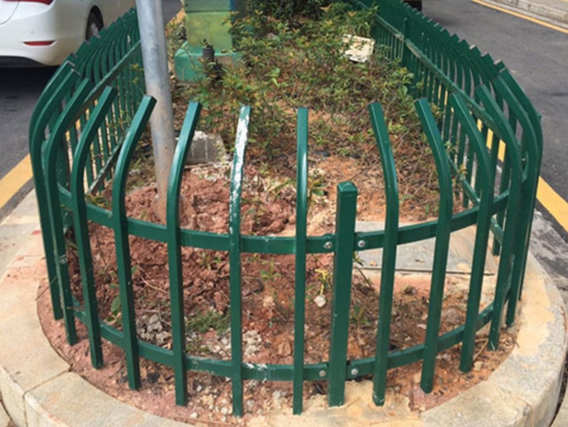 Iron art zinc steel lawn guardrail, green belt fence, green fence, garden railing, municipal garden protective fence