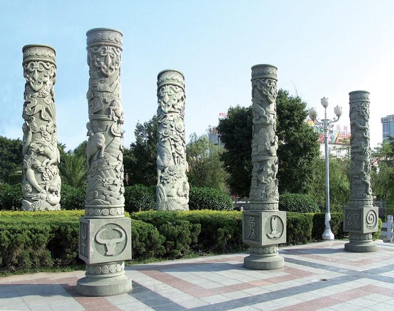 Stone pillars Marble dragon pillars Totem pillars Granite ornamental column stone pillars Carving plaza 12 Zodiac culture pillars