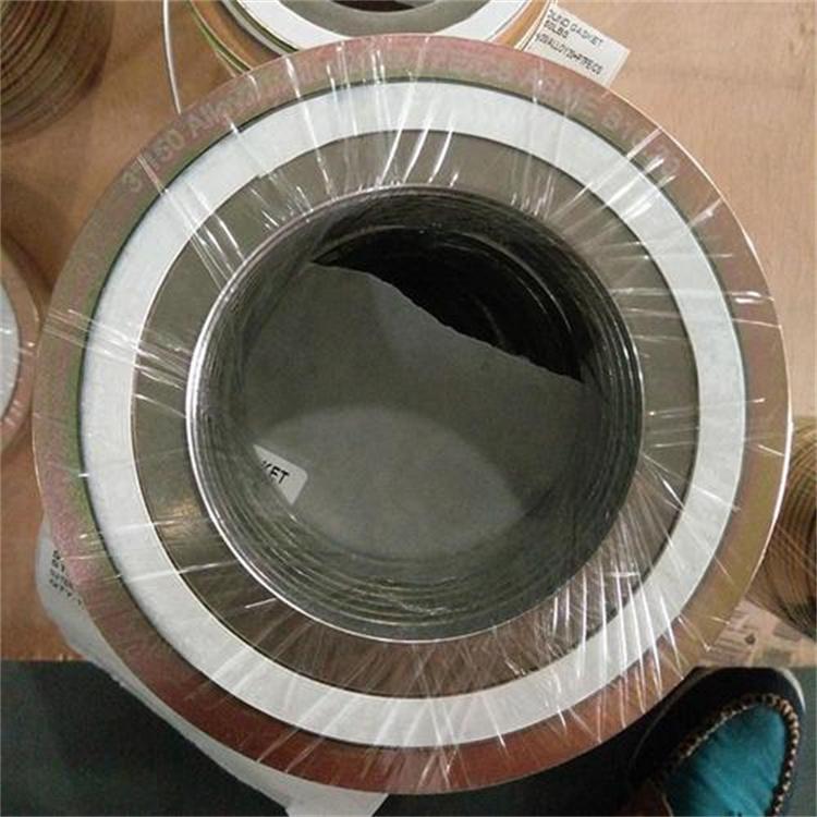 Steel octagonal spiral wound gasket with inner ring and centering ring for raised face flanges