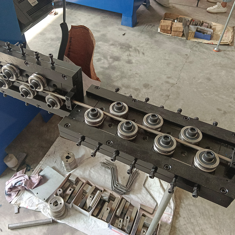 Xinsheng Paint Brush Handle Bracket Forming Machine Fully Automatic Roller Brush Handle Bracket Production Machine Equipment