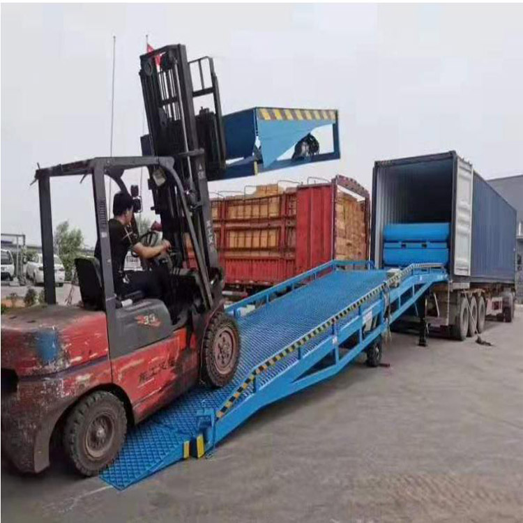 Yingda Mechanical Hydraulic Boarding Equipment Container Loading and Unloading Platform Mobile Boarding Bridge