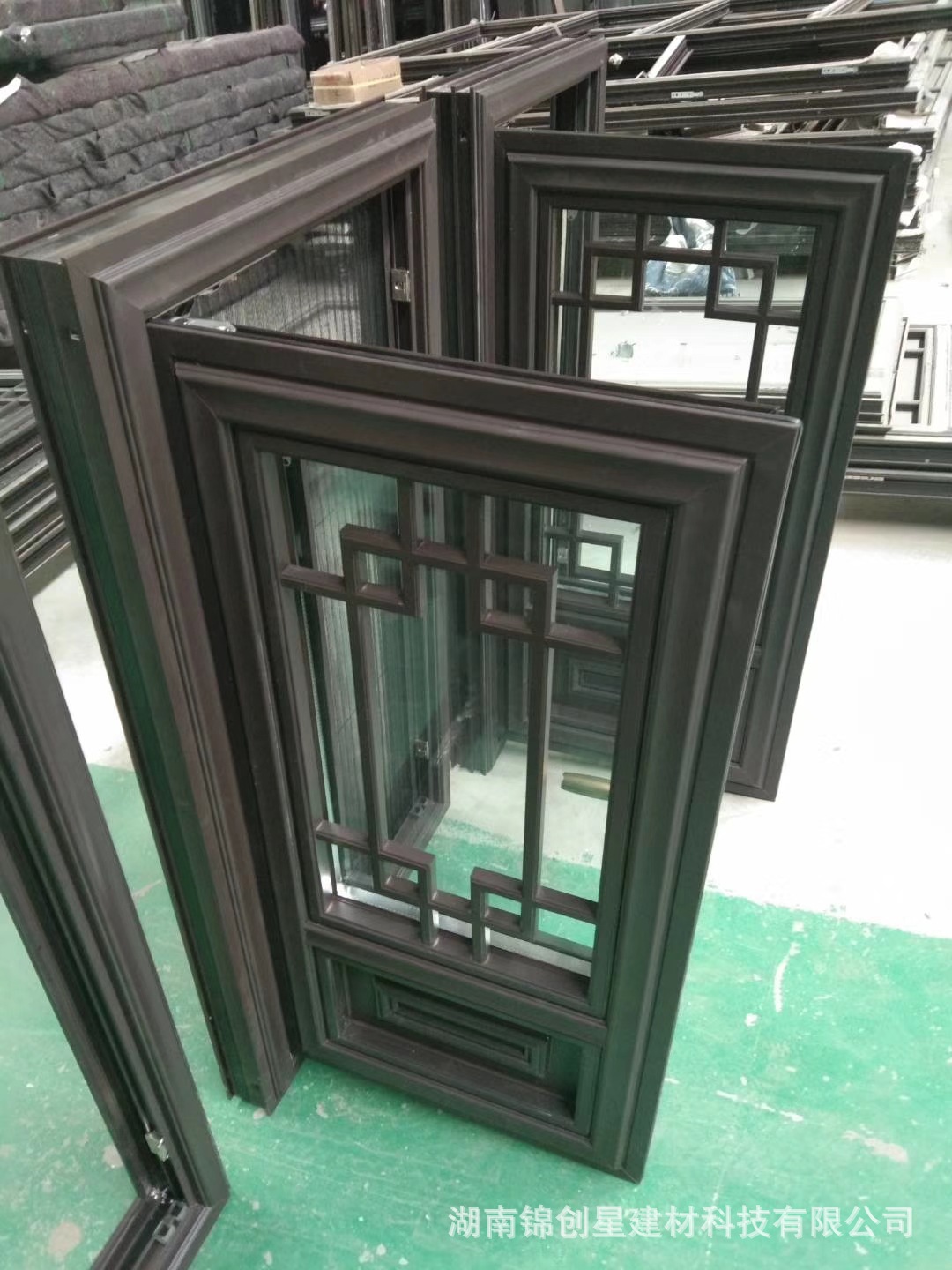 Zhensheng aluminum doors and windows Phoenix aluminum doors and windows Villa sealed balcony french window Sunshine room Bridge cutoff aluminum glass window