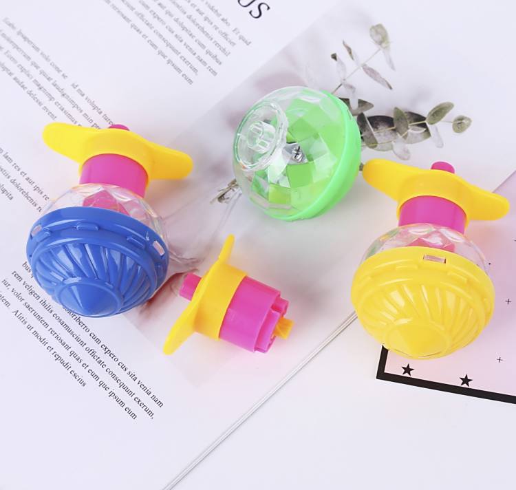 幼儿园儿童小玩具陀螺批发发光极速陀螺 夜市发条玩具学生礼品120