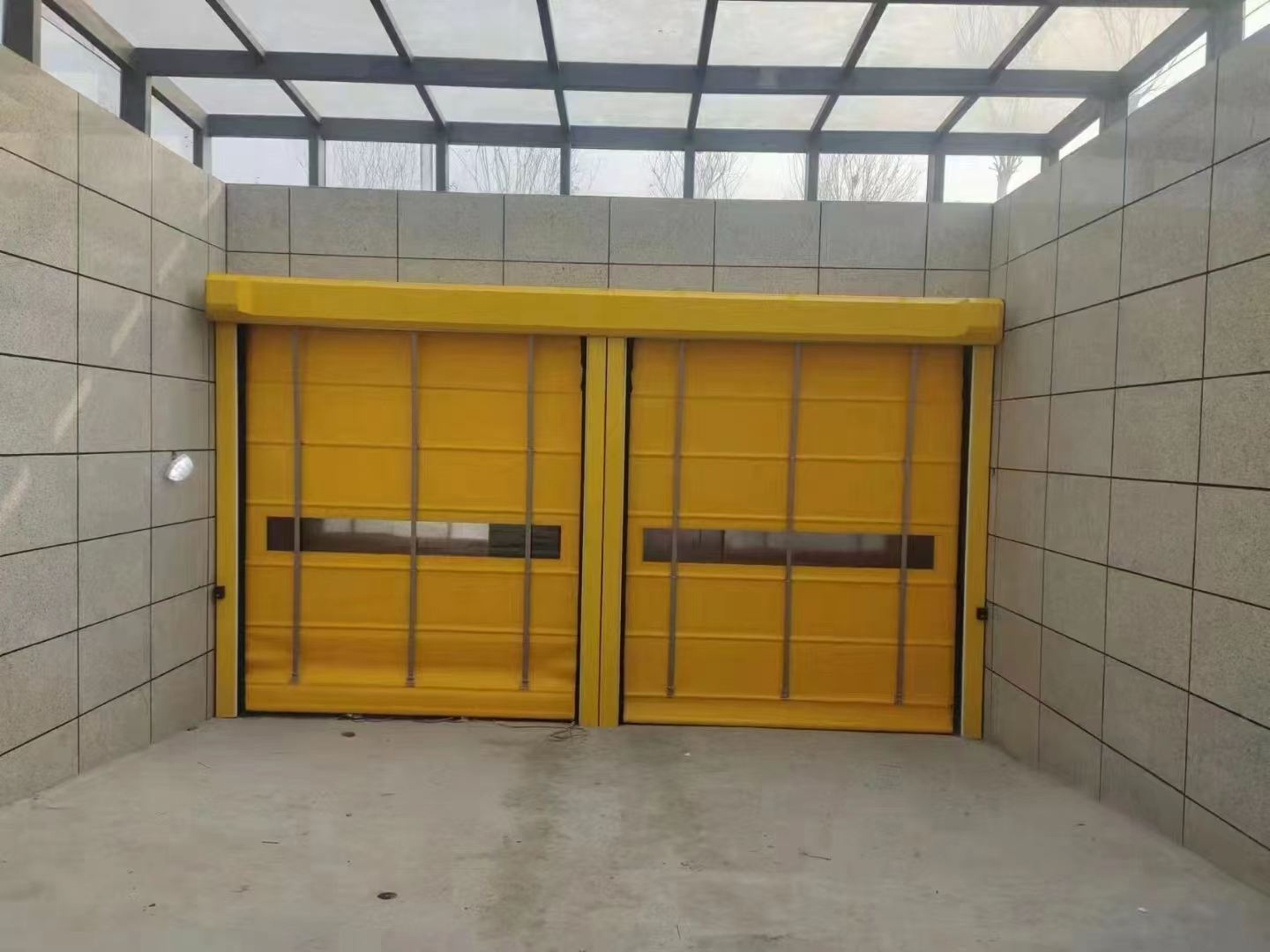 Zhonghuai Door Industry Automatic Sensing High Speed Door Glass Escape Door Aluminum Alloy Rolling Gate Sliding Door