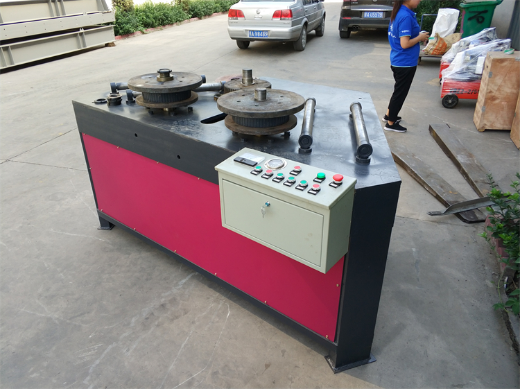 125 angle iron simmer round machine, flat steel cold bending machine, 100 angle steel holding bending machine, one-time forming, inside and outside turning and arc rolling machine for section steel