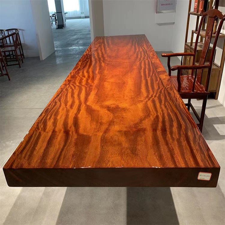 Wholesale of all square red Tali solid wood boards by manufacturers, simple office desks, conference tables, whole boards, customized in various specifications