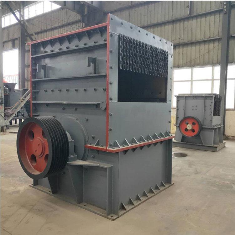 The size of the mechanical discharge for crushing construction waste cement blocks by the impact crusher manufacturer can be adjusted