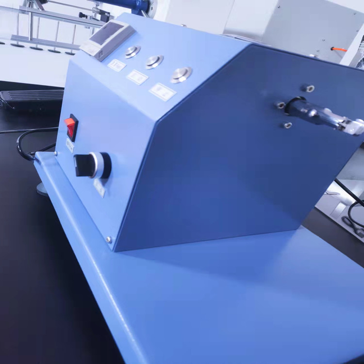 RW-7239A for dyeing loose fibers, twisting into yarn and making small samples using Ruiwen Instrument semi-automatic twisting machine