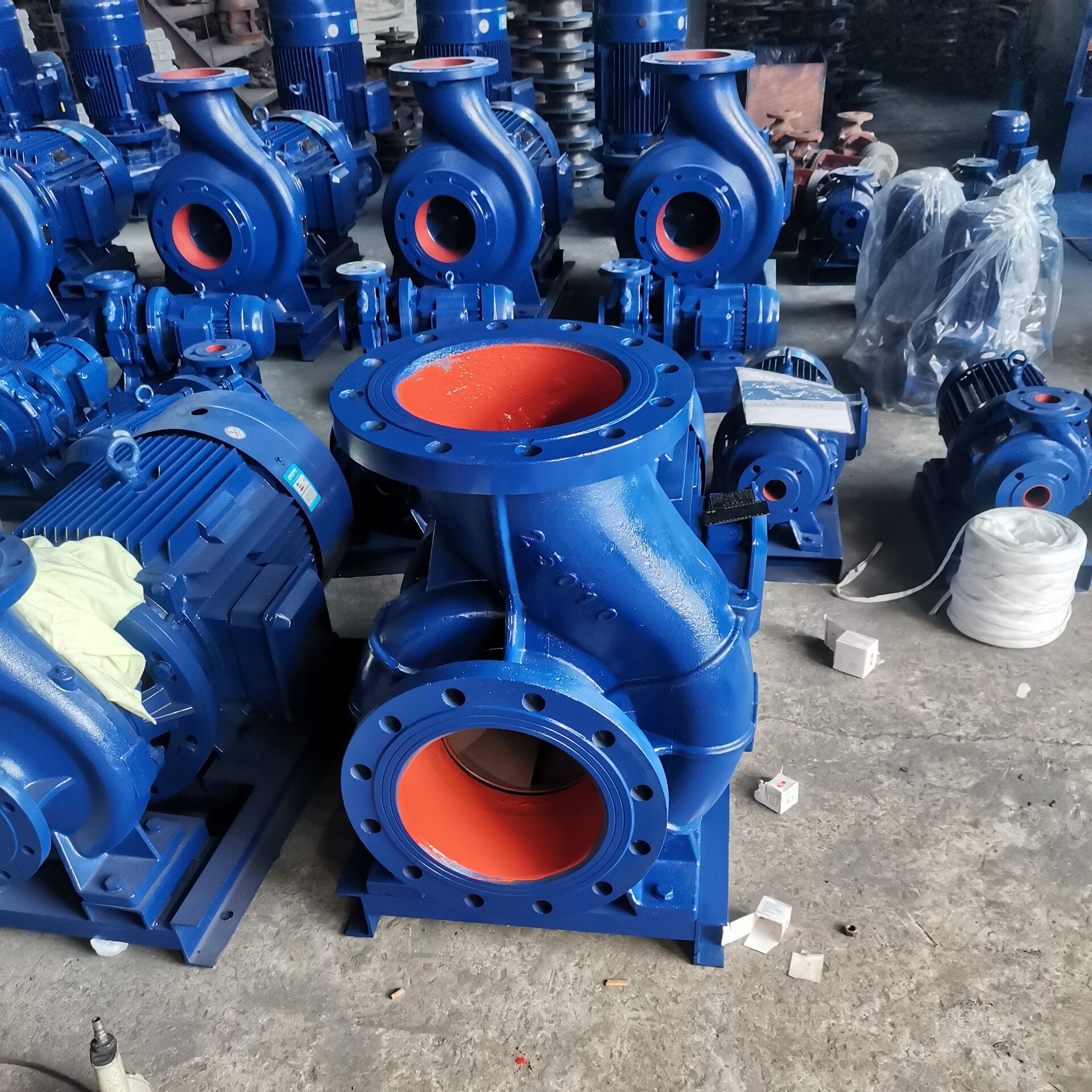 The manufacturer provides ISW horizontal pipeline centrifugal pump, 2-inch garden irrigation pump, 3-inch boiler circulating fire booster pump