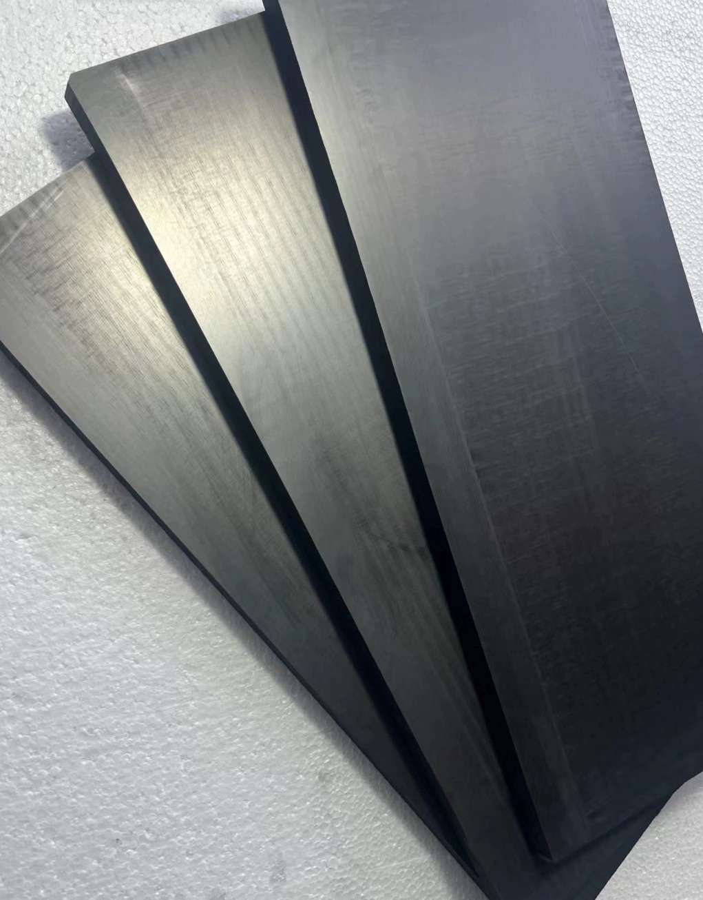 Graphite plate with high purity, flexibility, strong conductivity, good thermal insulation, and strong graphite products can be customized through sample processing