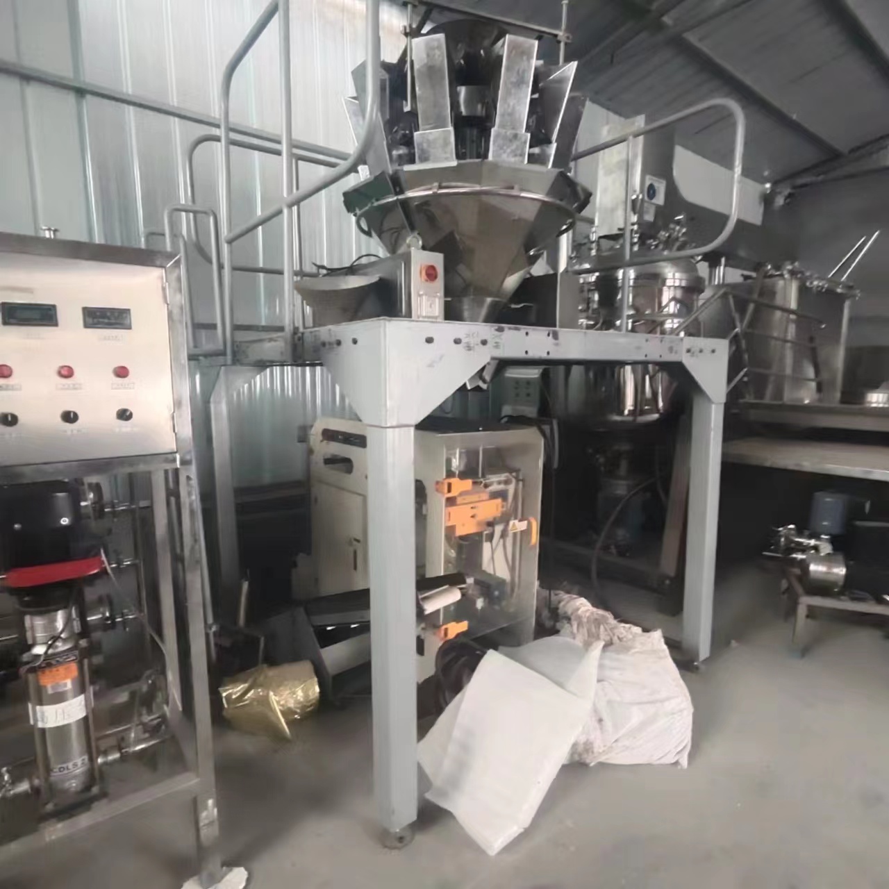 Fully automatic powder packaging machine, food automatic weighing, particle filling machine, multi material mixing, bag packaging