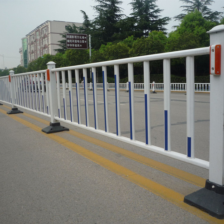 Road protection fence, municipal fence, pedestrian and vehicle separation, collision prevention fence, spring rain customizable