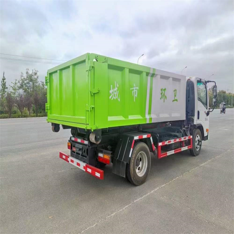 Dongfeng Tianjin carriage detachable garbage truck is easy to operate and can be used with a mobile station