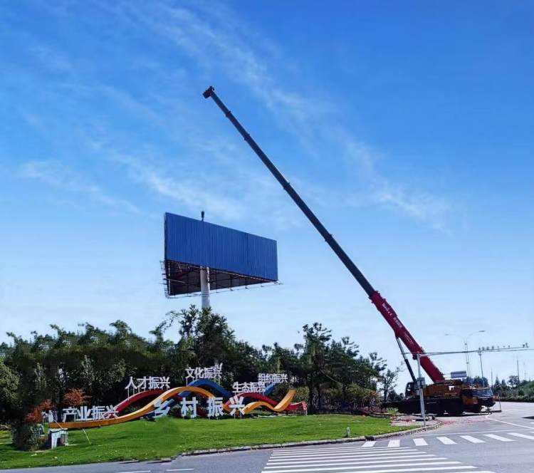 独柱高空广告牌定制 包工包料 快速安装 用心钢结构