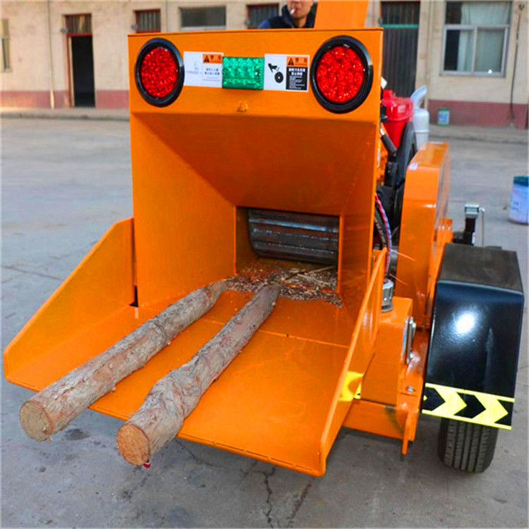 Forced feeding tree crusher, garden and orchard crushing equipment, forestry crusher, diesel driven