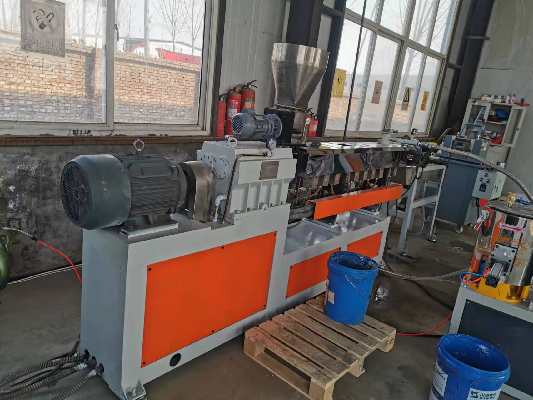 Complete set of equipment for nylon shavings granulation on the production line of elastic granulation machine waterstop