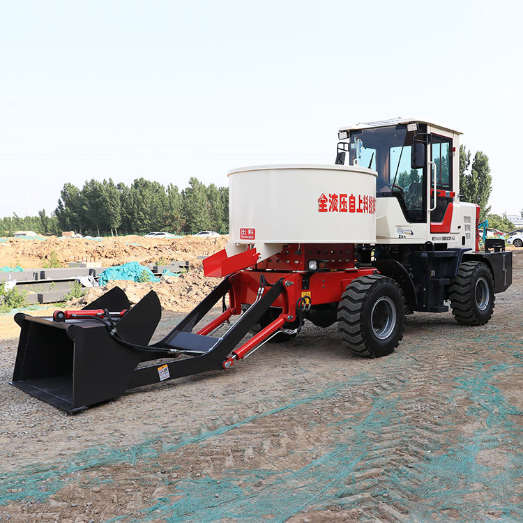 Automatic loading of concrete with a capacity of 1.8 square meters and automatic loading of the flat mouth mixer truck facing the sky