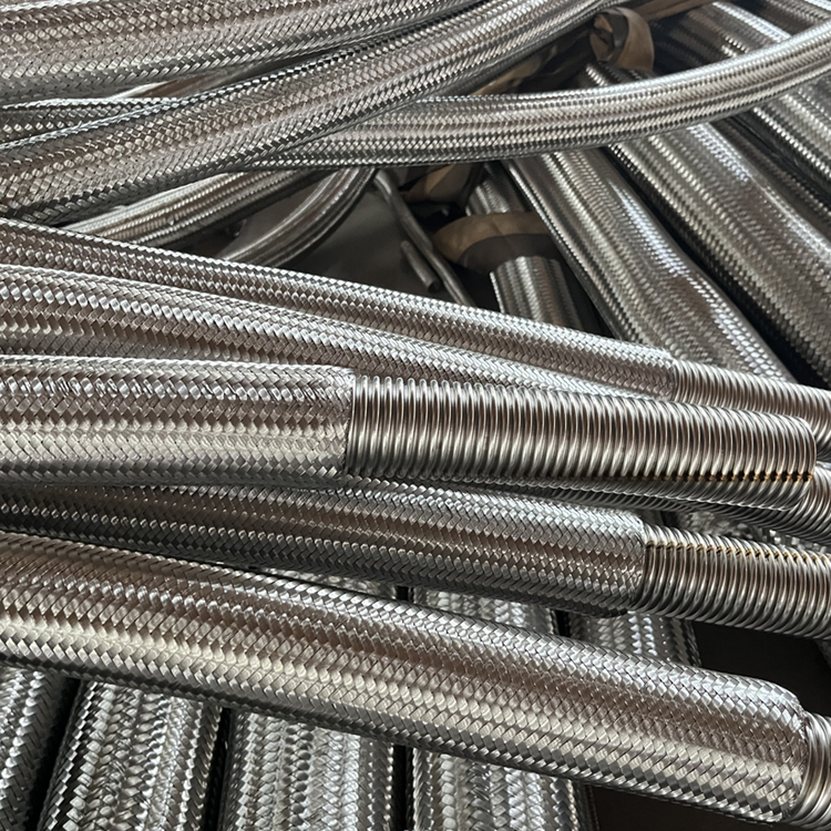 PTFE lined flanged metal hose, 304 stainless steel braided corrugated pipe, resistant to high temperature and corrosion