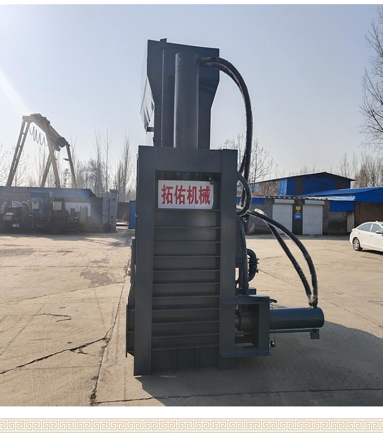 Three cylinder fully automatic ensiling and packaging machine, corn straw ensiling and briquetting machine, forage hydraulic bagging machine, details