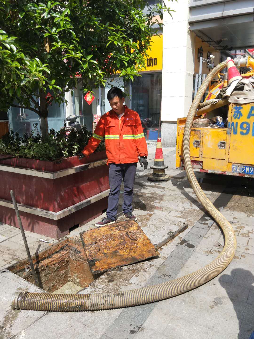 Septic tank cleaning in Jianye District, Nanjing City Evacuation Cesspit Sedimentation tank Oil separator desilting