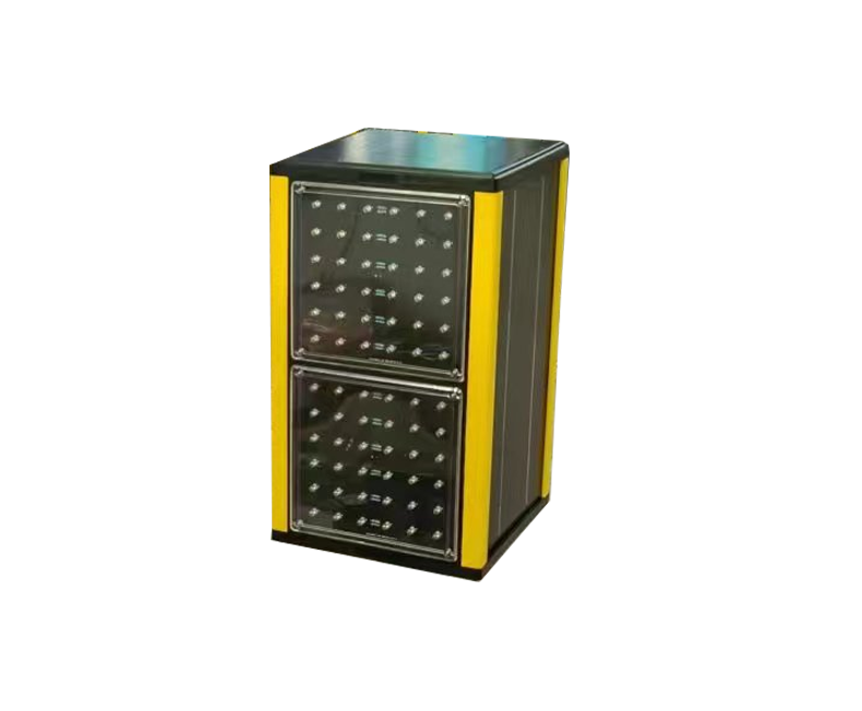 Double layer intelligent guidance light with anti rear collision solar power supply for guidance on foggy road sections