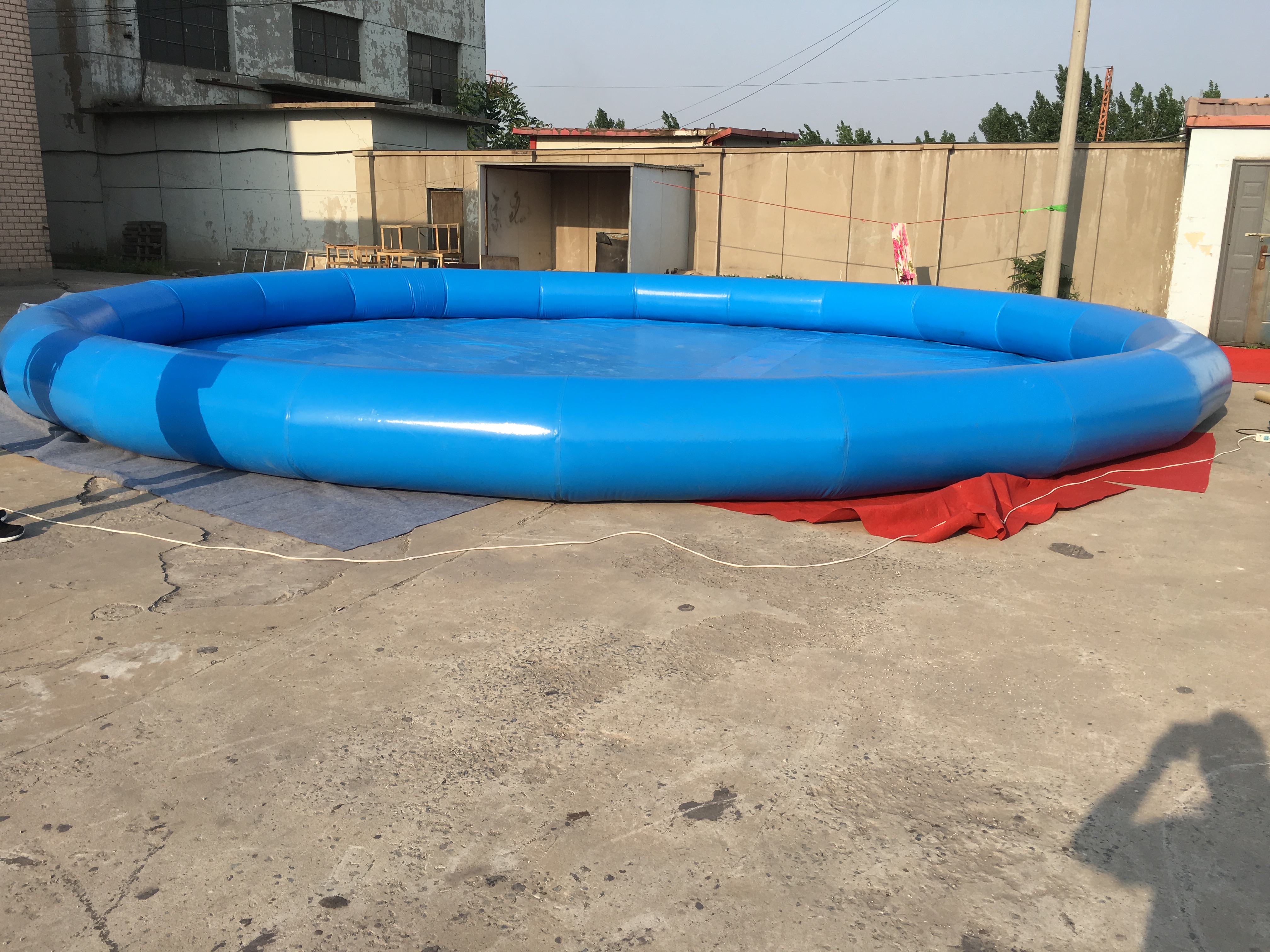 Production and supply of 40 to 150 square meters of PVC mesh fabric, 0.6 meter high inflatable water tank