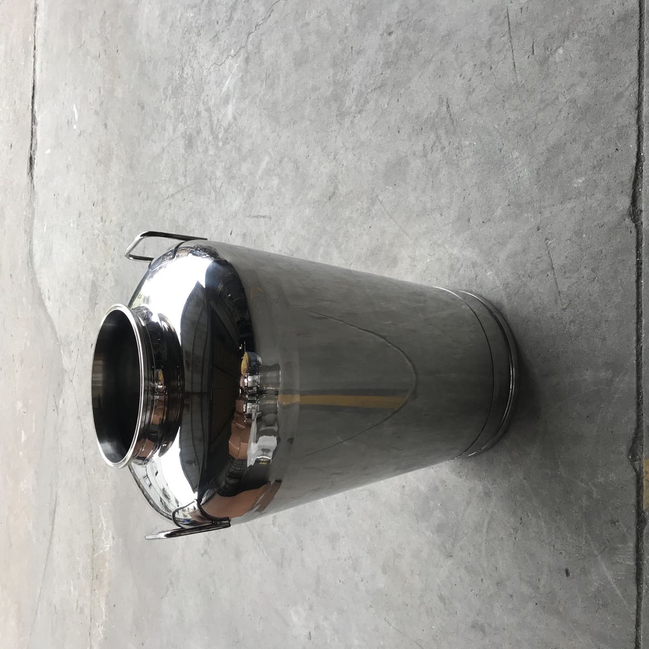 Juyu 304 stainless steel clamp hoop barrel medicine barrel 0091 wine barrel stainless steel storage tank various non-standard products can be customized