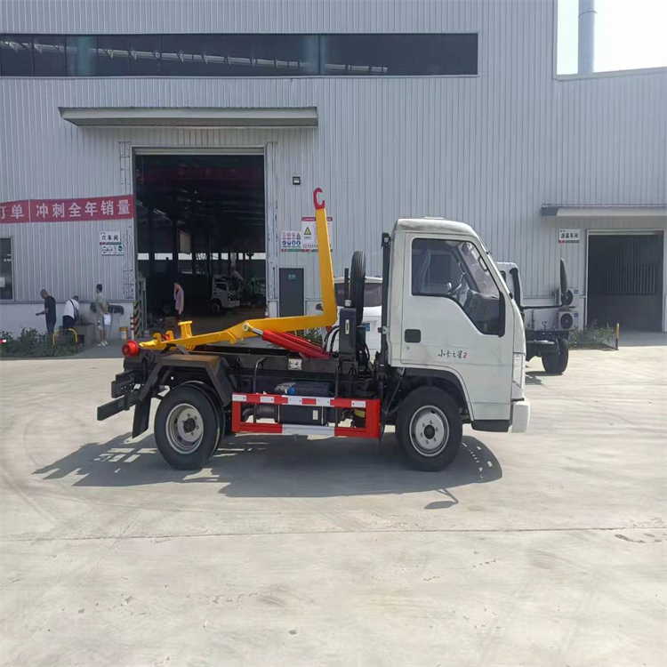 Dolika 3308 wheelbase garbage truck equipped with hook arm self dumping and other multi-purpose vehicles are sufficient and can be mortgaged