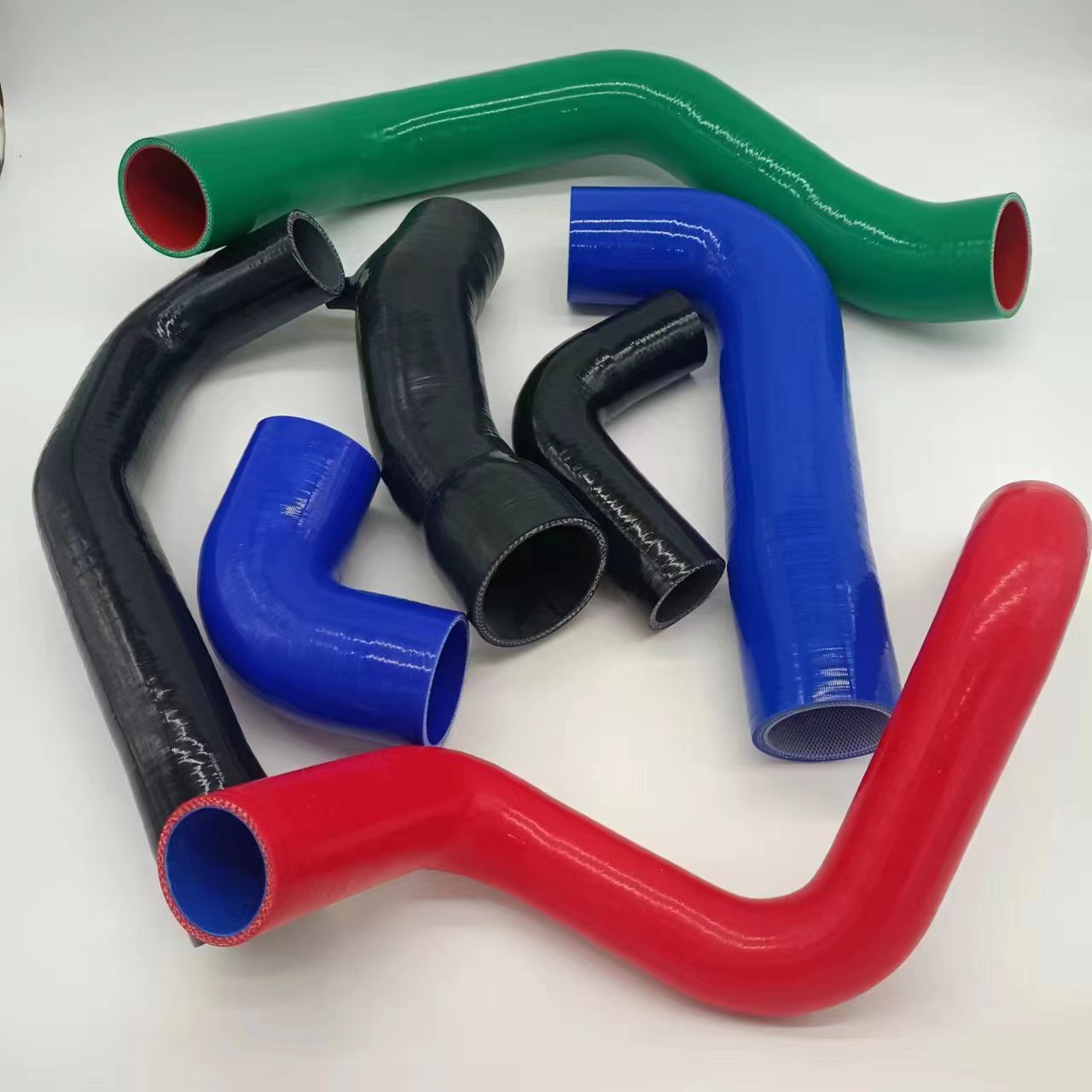 Customized high-temperature resistant silicone rice tube, car water tank, red irregular silicone water pipe, inlet and outlet silicone hose