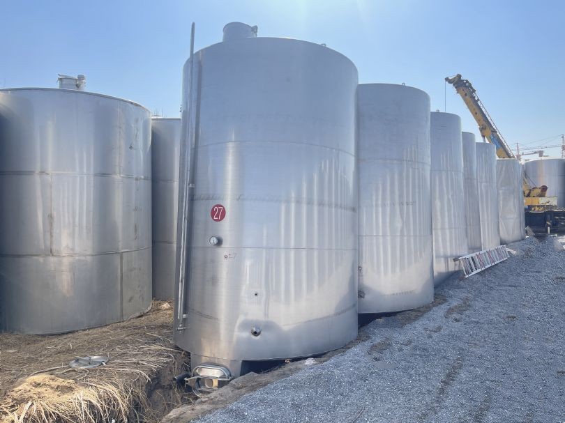 Sale of second-hand 50 cubic stainless steel pressure storage tanks with good sealing performance, spot method