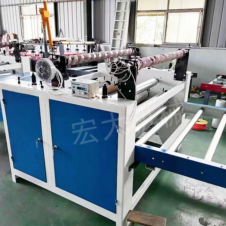 Flat pasting machine Baoli paper PU film white paper wood grain paper calcium silicate board pasting machine cold and hot adhesive film pasting machine