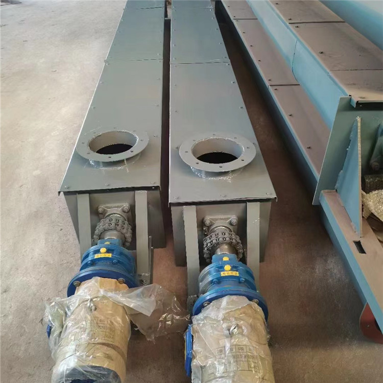 LS type screw conveyor for conveying cement materials is made of stainless steel with a shaft according to the drawing