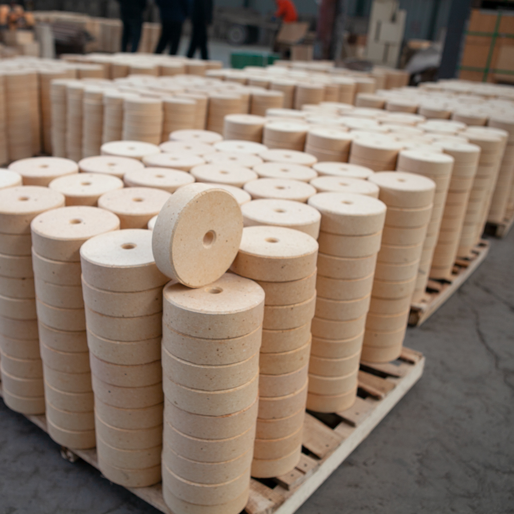 Customized profiled Fire brick, produced by the source manufacturer, are resistant to thermal shock and corrosion of high alumina bricks for high temperature furnaces