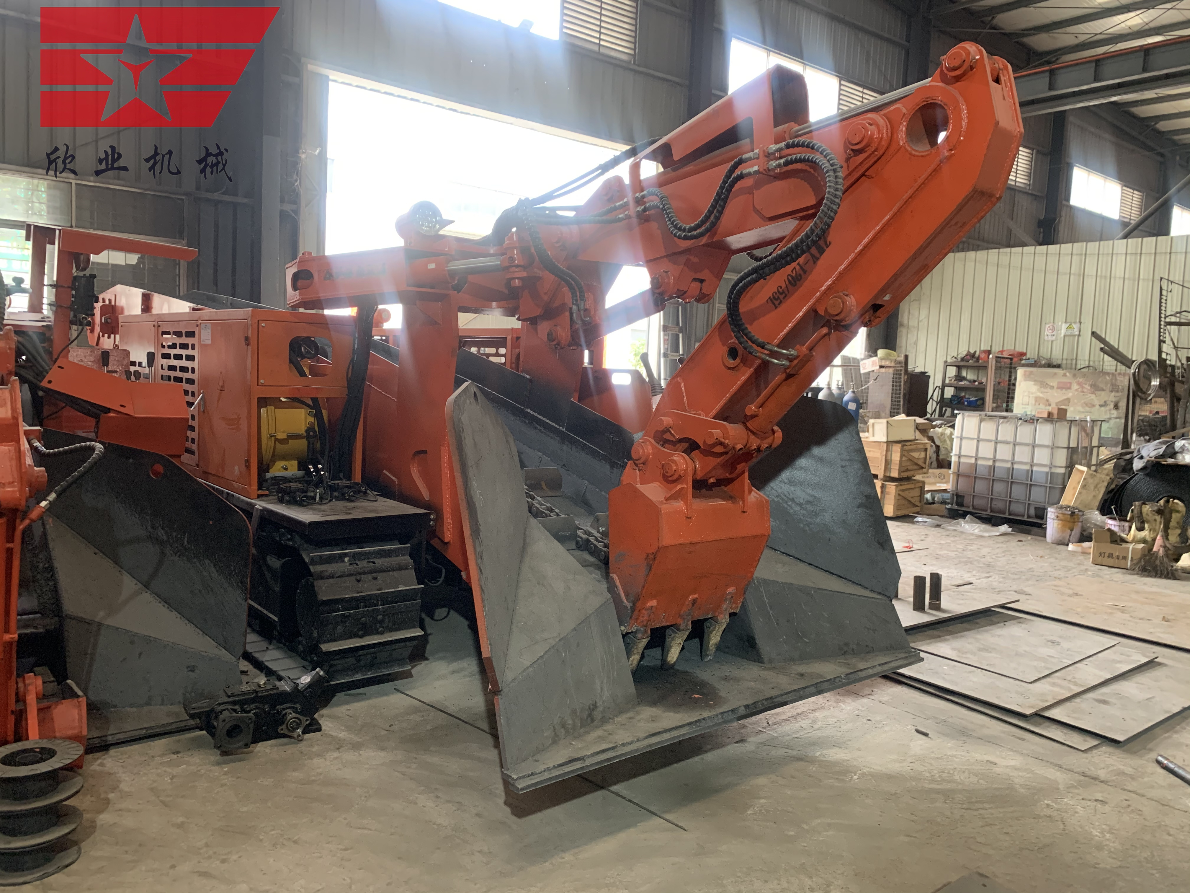 The ZWY-120/55L crawler scraper slag scraper supports the configuration of explosion-proof diesel engine crushing hammer and extended arm