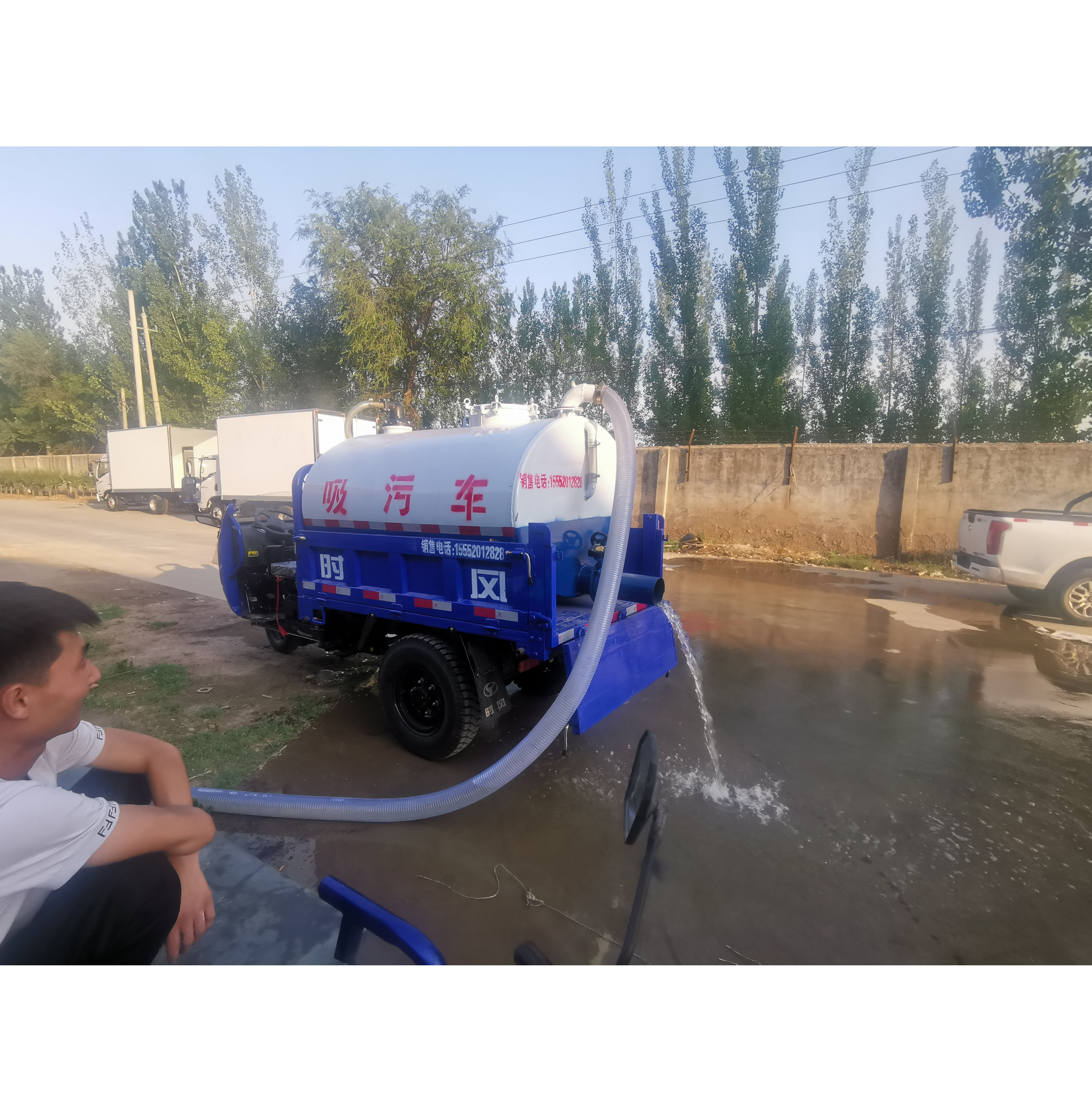 Five Marches Three wheeled Septic Truck Self suction and self discharge Rural Toilet Renovation Farm Biogas Tank Cleaning and Septic Truck