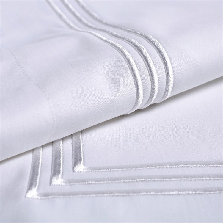 Luxury hotel linen supplier, silver embroidered three frame four piece set, simple and atmospheric, customized in stock