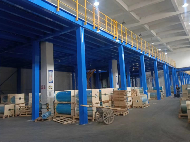 Dongrun Warehouse bears good pressure resistance, factory warehouse uses heavy-duty shelves, and loft specifications are customized