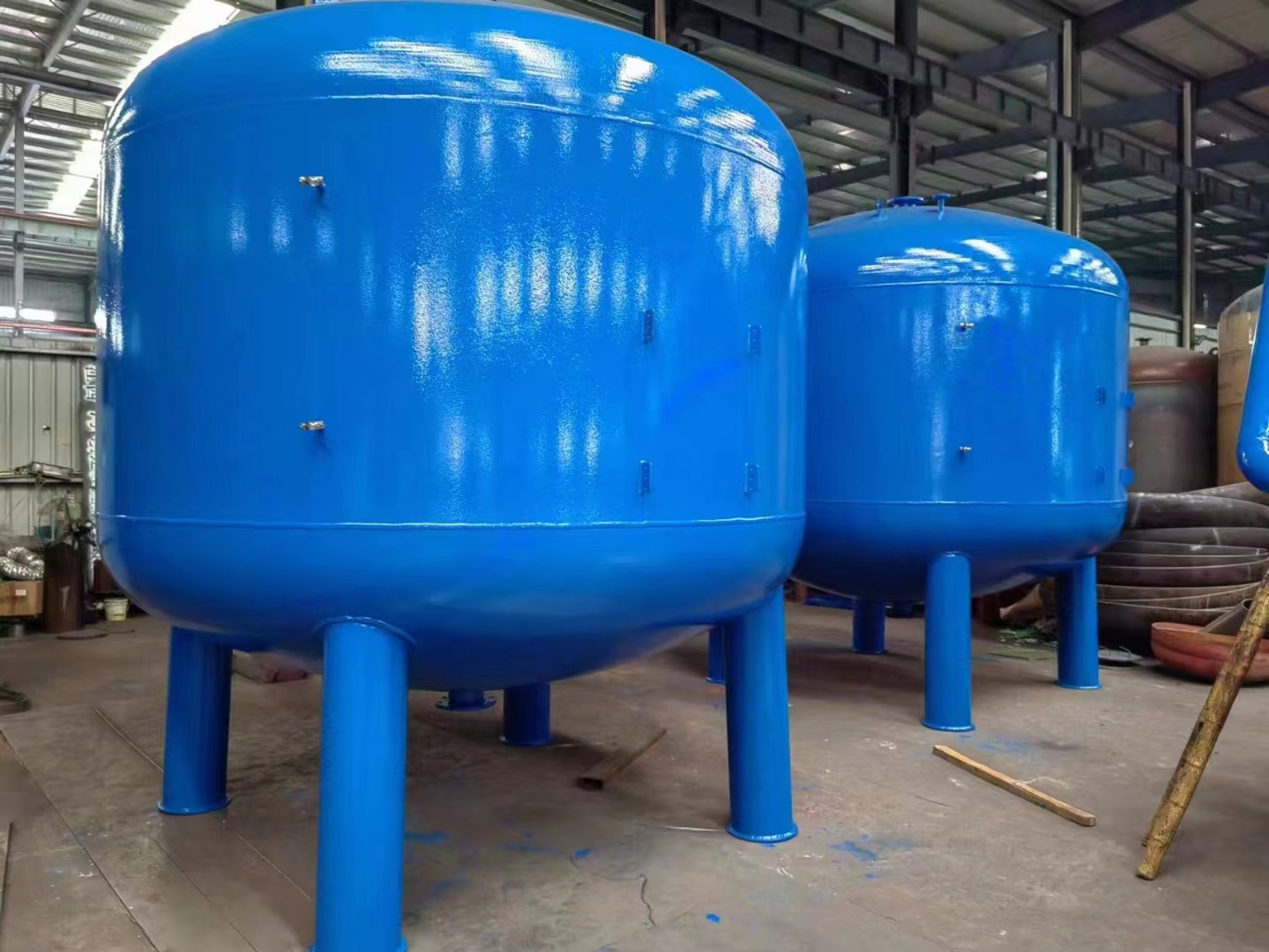 Mechanical filter carbon steel tank lined with plastic, heat-resistant, corrosion-resistant, acid alkali sand filter tank, chemical reaction storage tank