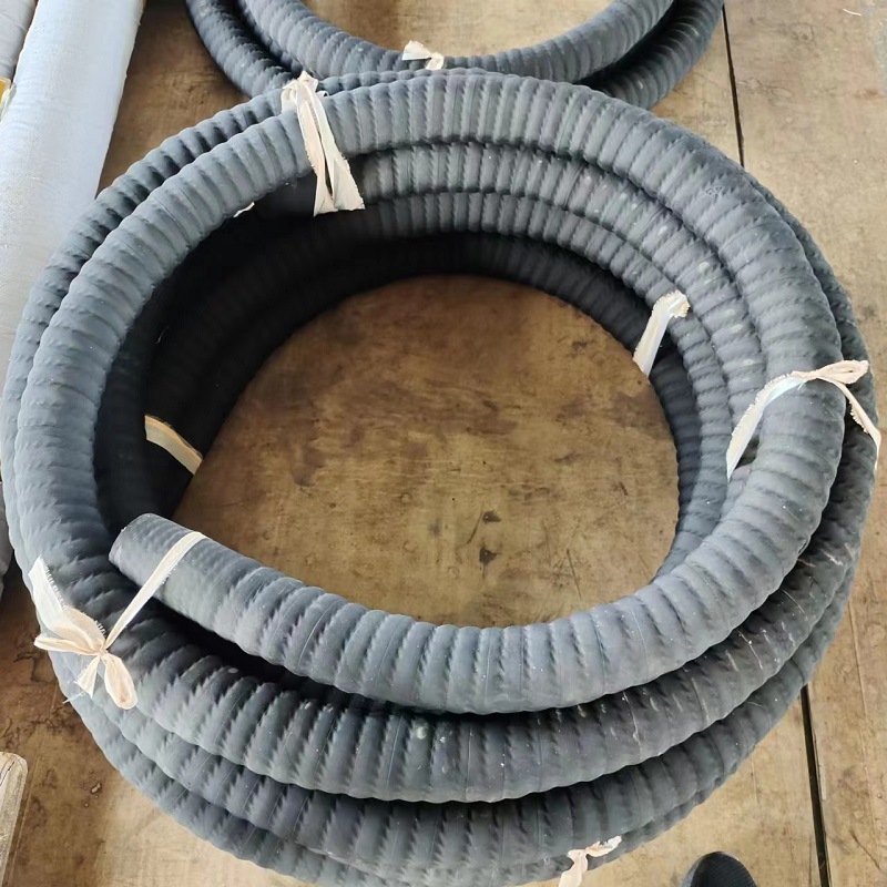 Xinchi Steel Wire Woven High Pressure Rubber Pipe with Large Diameter Steel Wire Framework for Water Transport, Rubber for Oil and Sediment Absorption and Drainage