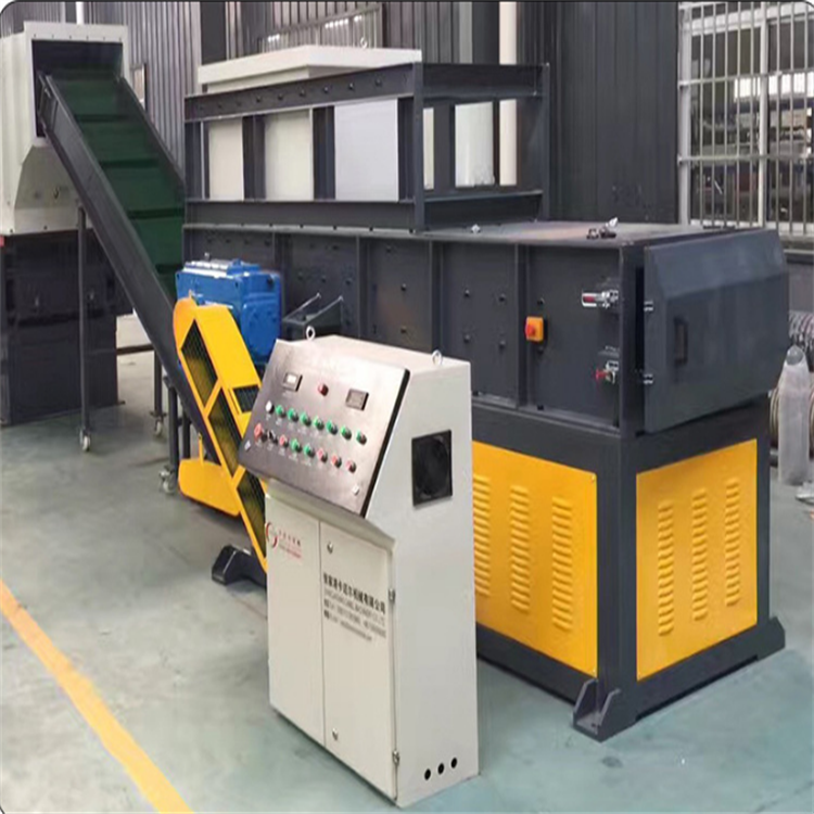 Second hand single axis wood block shredder, large plastic machine head material crushing equipment, 500 type wood root crusher