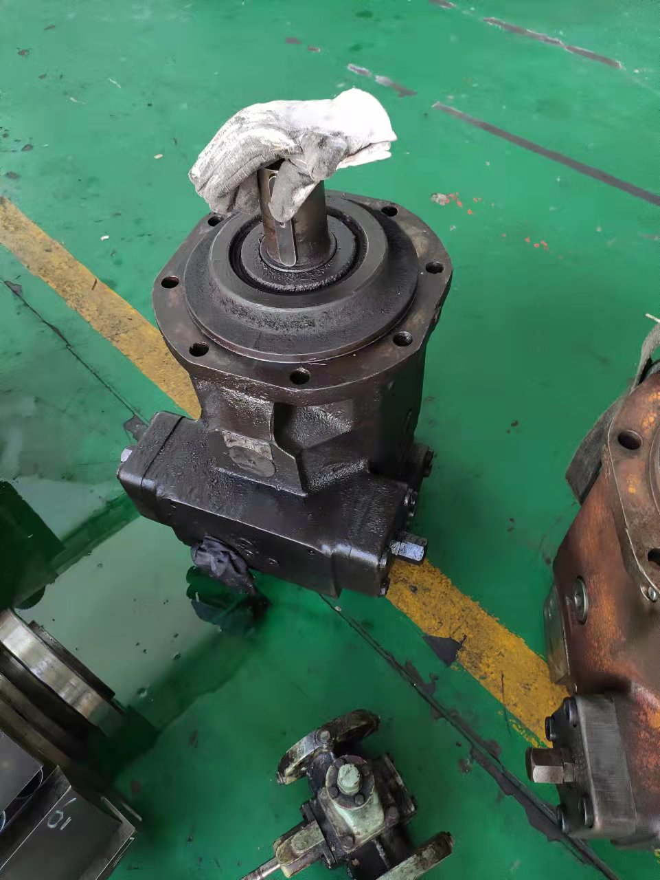 Years of experience in maintenance of Bosch Rexroth A4VSO 500 electric horizontal hydraulic pump