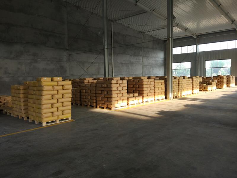 The manufacturer supplies iron oxide red colored brick cement Terrazzo concrete with iron oxide red powder