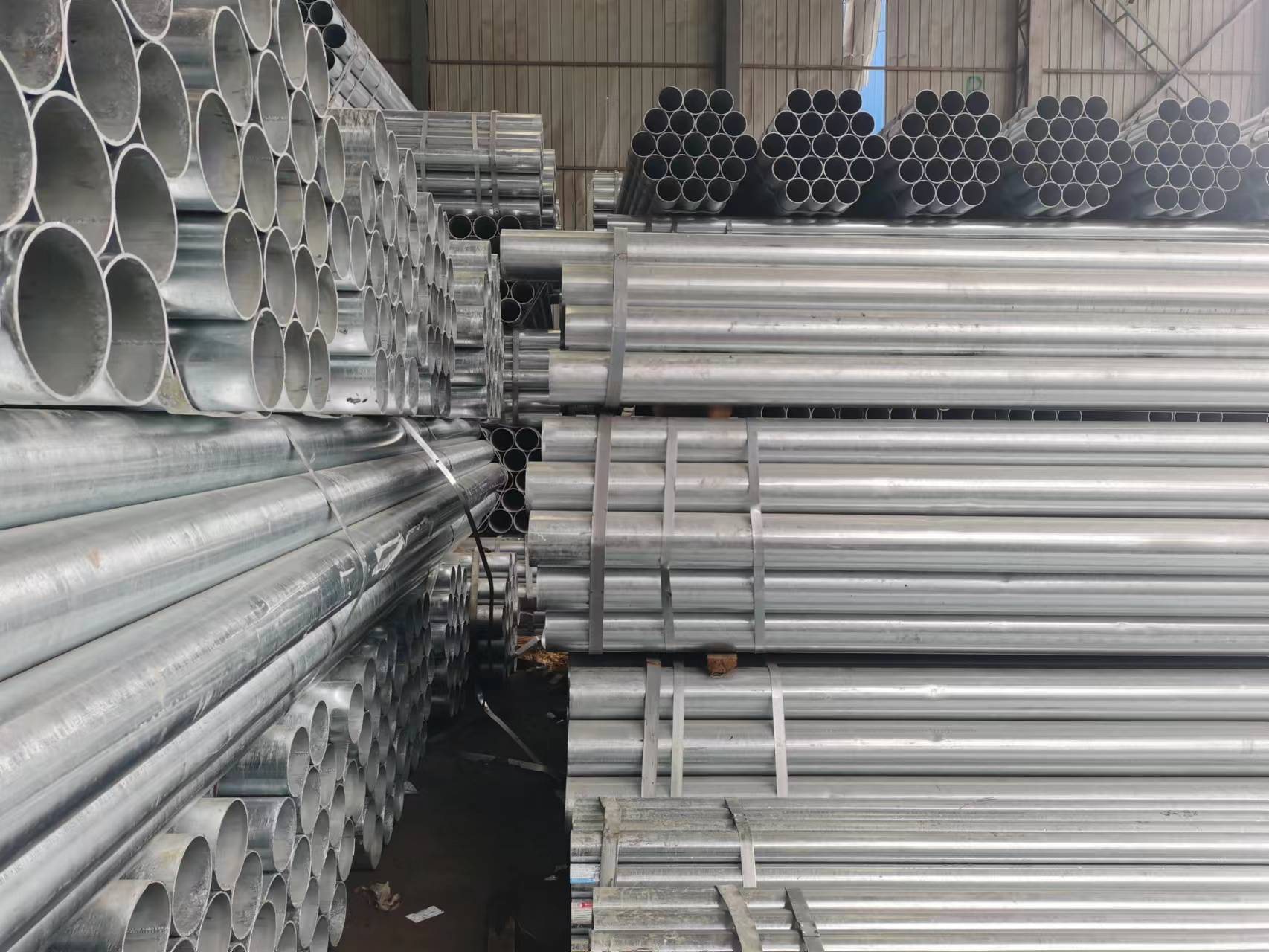 Cold and hot dip galvanized round steel pipe Q235B fire pipe tap water pipe strawberry vegetable greenhouse steel pipe dn20 * 1.5