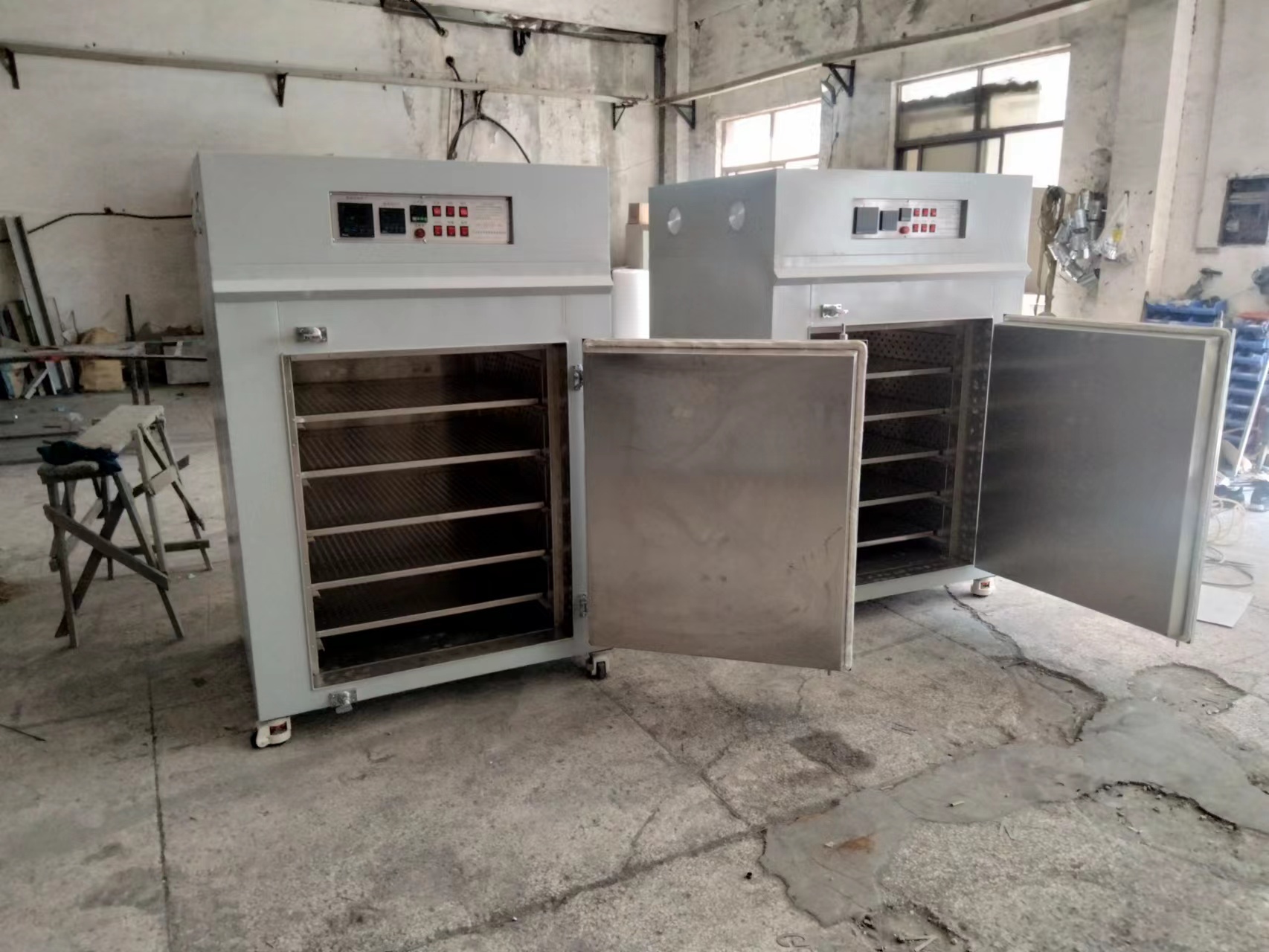 Yutong brand industrial glass coating oven 200 ℃ automatic constant temperature electric blast drying oven YT101