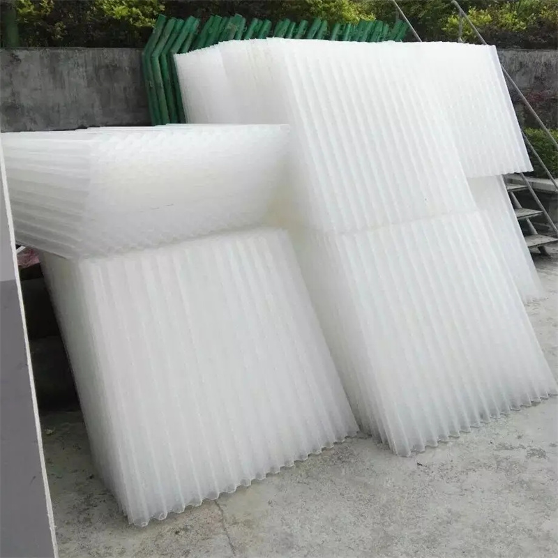 There are two types of honeycomb fillers available: inclined pipe and straight pipe, with PP and PVC materials available